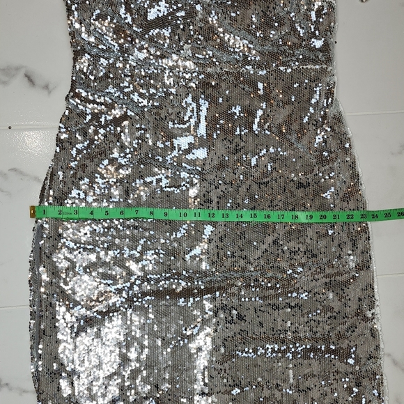 𝅺Fashion nova chain sequins dress - Picture 9 of 11
